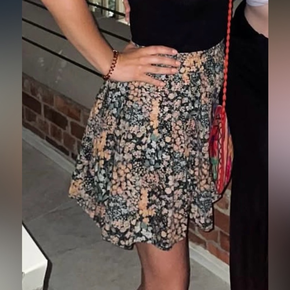American Eagle floral mini skirt